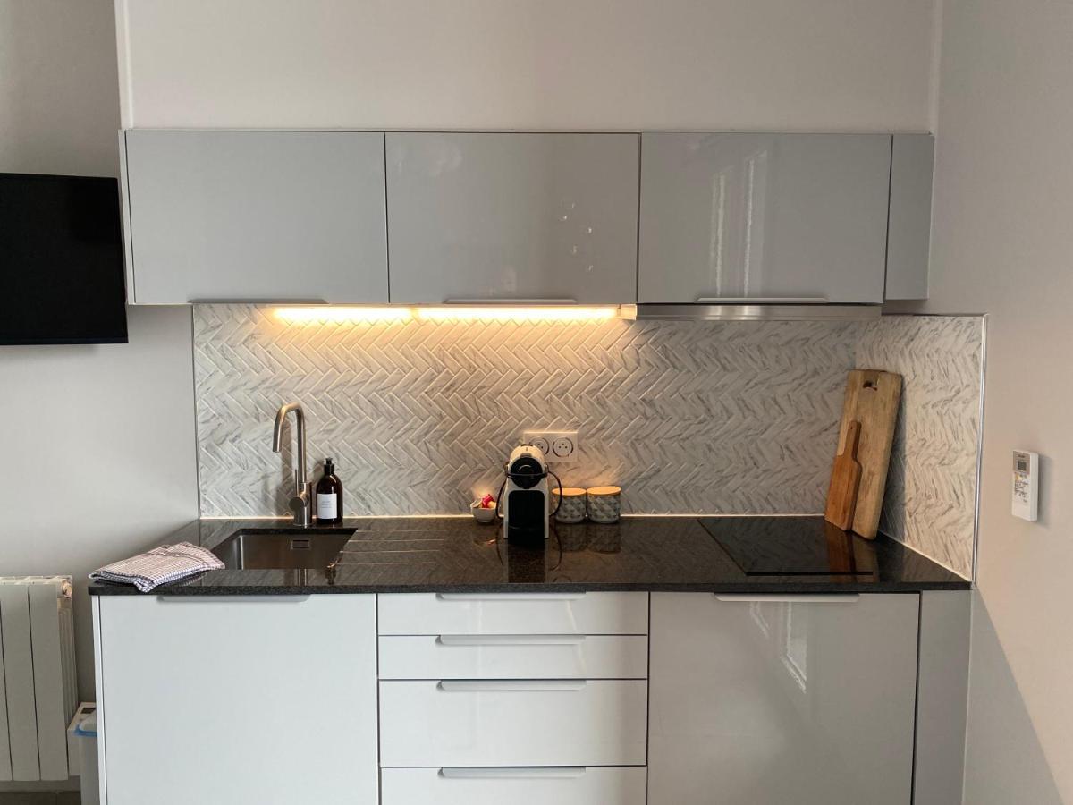 Le Petit Bijou Sete, Quatre Appartements Au Centre Ville, Trois Avec Vue Canal Exterior photo