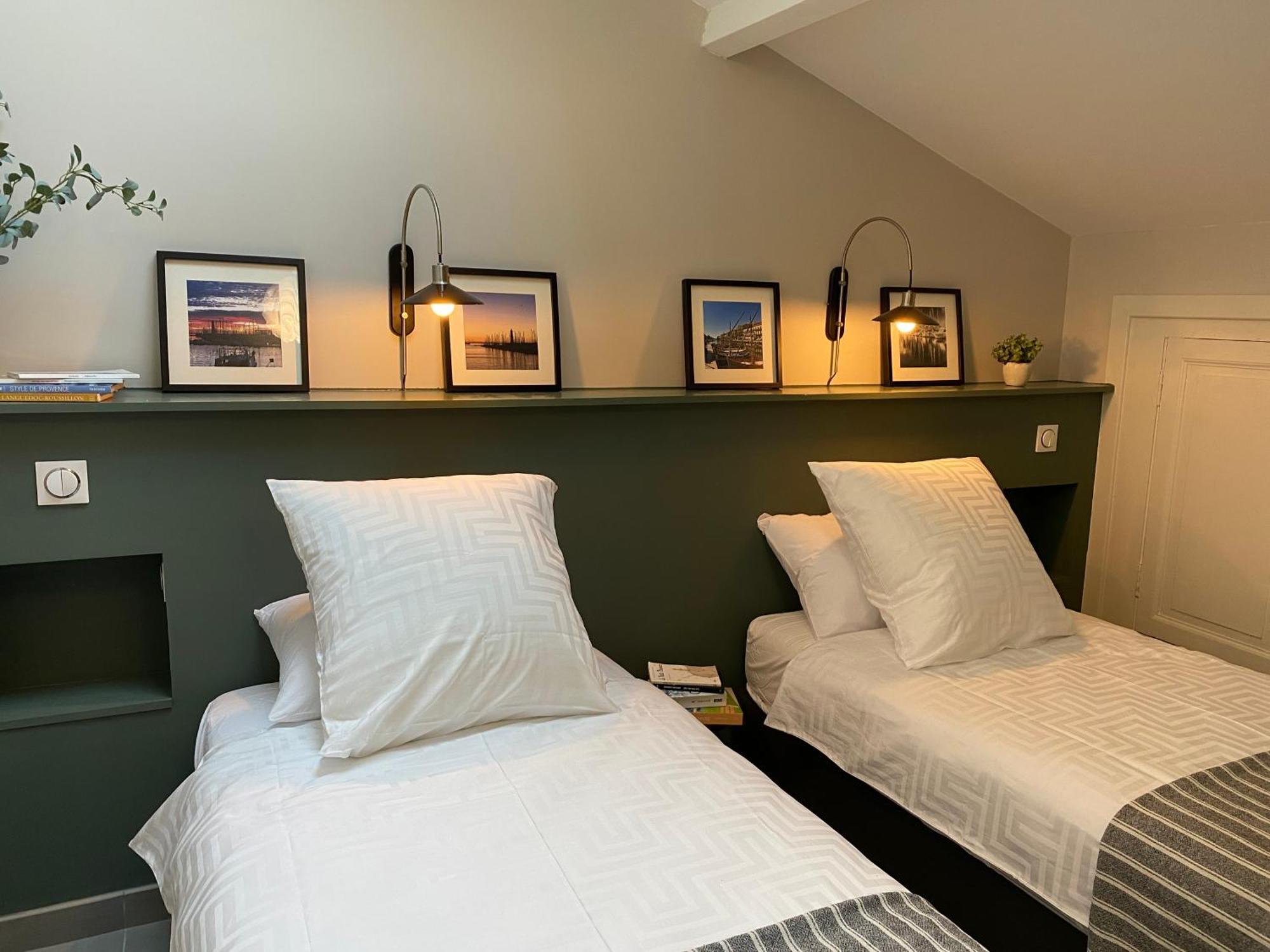Le Petit Bijou Sete, Quatre Appartements Au Centre Ville, Trois Avec Vue Canal Room photo