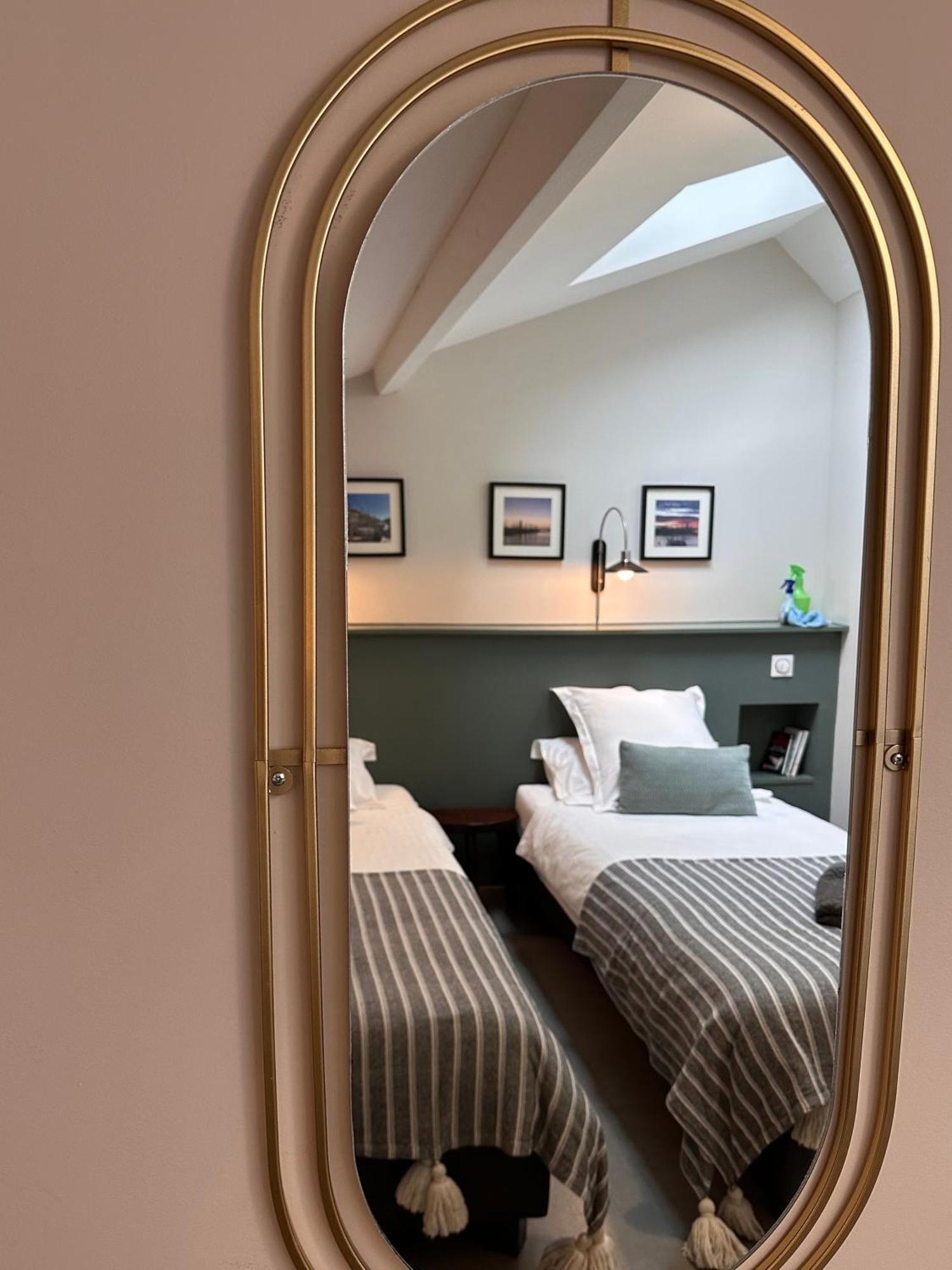 Le Petit Bijou Sete, Quatre Appartements Au Centre Ville, Trois Avec Vue Canal Exterior photo