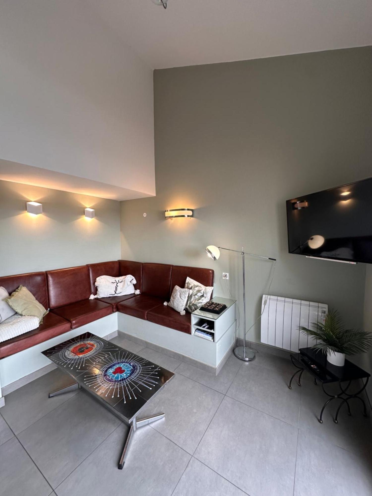 Le Petit Bijou Sete, Quatre Appartements Au Centre Ville, Trois Avec Vue Canal Exterior photo