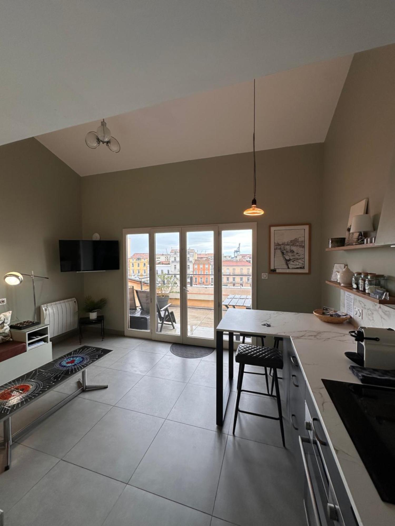 Le Petit Bijou Sete, Quatre Appartements Au Centre Ville, Trois Avec Vue Canal Exterior photo